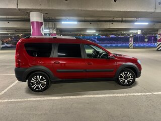 2021 Lada (ВАЗ) Largus Cross I Рестайлинг, красный, 1450000 рублей, вид 2