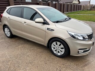 2015 Kia Rio III Рестайлинг, бежевый, 1090000 рублей, вид 4