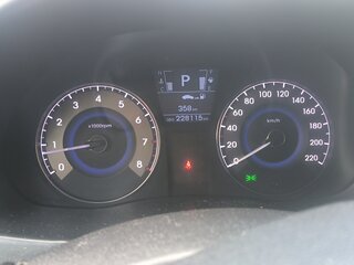 2012 Hyundai Solaris I, красный, 745000 рублей, вид 5