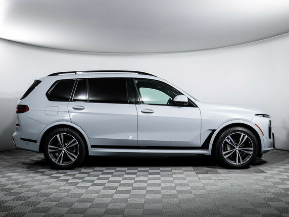 2022 BMW X7 40i I (G07) Рестайлинг, серый, 10488475 рублей - вид 3
