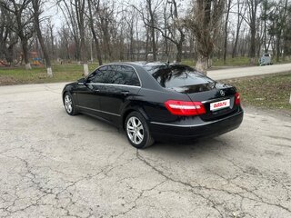 2009 Mercedes-Benz E-Класс 250 5G-Tronic IV (W212, S212, C207), чёрный, 1700000 рублей, вид 4