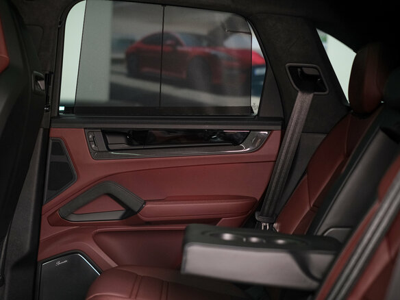2026 Porsche Cayenne GTS III Рестайлинг, чёрный, 25600000 рублей - вид 27