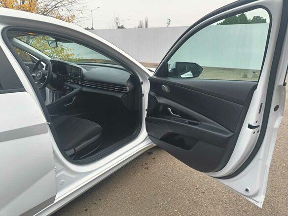 2020 Hyundai Elantra VII (CN7), белый, 1920000 рублей - вид 7