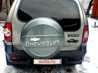 2012 Chevrolet Niva I Рестайлинг, серебристый, 480000 рублей, вид 2