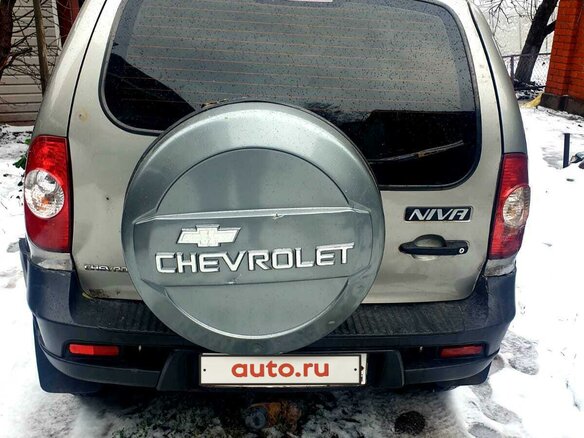 2012 Chevrolet Niva I Рестайлинг, серебристый, 480000 рублей - вид 1