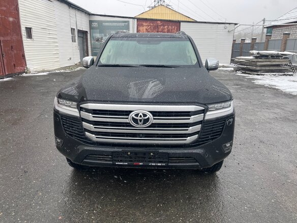 2023 Toyota Land Cruiser 300 Series, чёрный, 14300000 рублей - вид 3