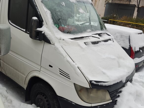 2000 Mercedes-Benz Sprinter, белый, 750000 рублей