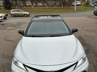 2021 Toyota Camry VIII (XV70) Рестайлинг, белый, 3300000 рублей, вид 3