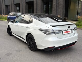 2021 Toyota Camry VIII (XV70) Рестайлинг, белый, 3300000 рублей, вид 5