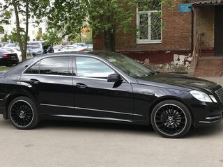 2010 Mercedes-Benz E-Класс 300 IV (W212, S212, C207), чёрный, 1850000 рублей, вид 2