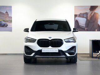 2020 BMW X1 20i xDrive II (F48) Рестайлинг, белый, 3570000 рублей, вид 2