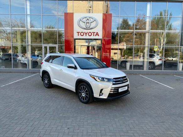 2019 Toyota Highlander III (XU50) Рестайлинг, белый - вид 2