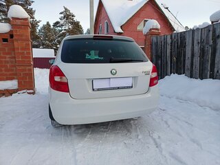 2010 Skoda Fabia II Рестайлинг, белый, 500000 рублей, вид 4