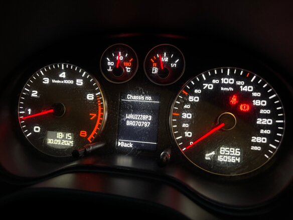 2010 Audi A3 II (8P) Рестайлинг 2, белый, 1050000 рублей - вид 8