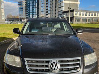 2006 Volkswagen Touareg I, чёрный, 840000 рублей, вид 2