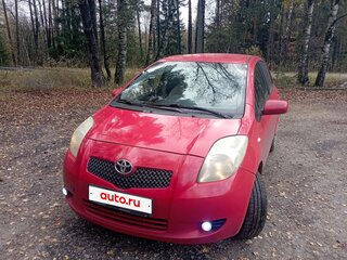 2009 Toyota Yaris II, красный, 390000 рублей, вид 1