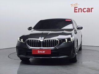 2025 BMW 5 серии 520i VIII (G60/G61/G68), чёрный, 5782000 рублей, вид 2