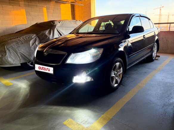 2010 Skoda Octavia II (A5) Рестайлинг, чёрный, 900000 рублей
