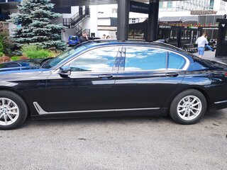 2016 BMW 7 серии Long 730Ld xDrive VI (G11/G12), чёрный, 3091593 рублей, вид 4
