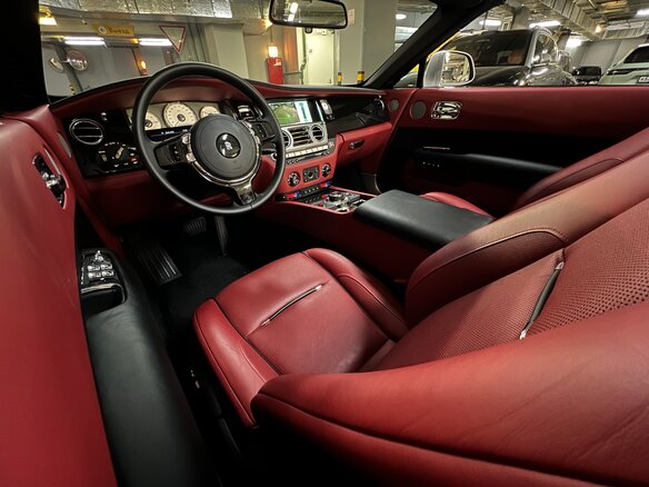 2017 Rolls-Royce Dawn, серебристый, 29990000 рублей - вид 17