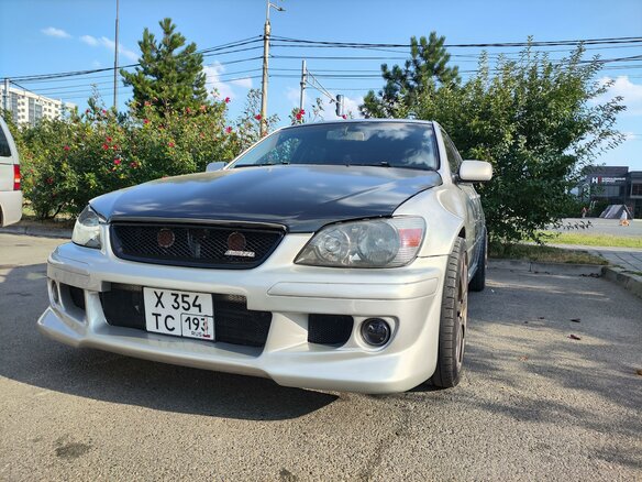 2001 Toyota Altezza, серый, 950000 рублей - вид 2