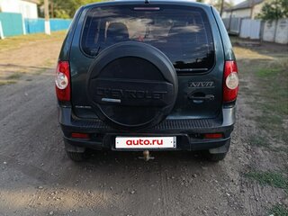 2010 Chevrolet Niva I Рестайлинг, зелёный, 550000 рублей, вид 3