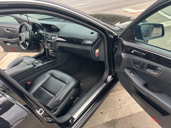 2011 Mercedes-Benz E-Класс 300 IV (W212, S212, C207), чёрный, 1750000 рублей - вид 5