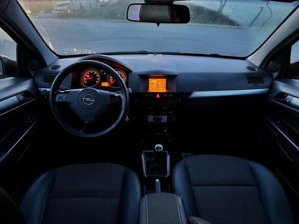 2008 Opel Astra H Рестайлинг, красный, 485000 рублей - вид 5