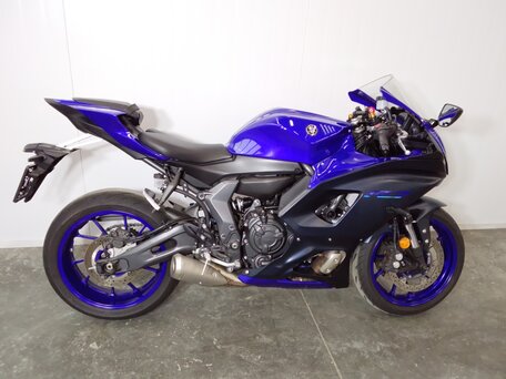 2023 Yamaha YZF-R7, синий, 849000 рублей, вид 3