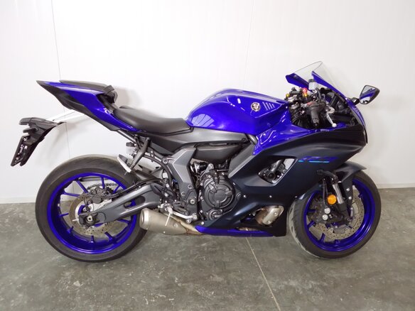 2023 Yamaha YZF-R7, синий, 849000 рублей - вид 2