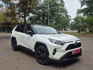 2021 Toyota RAV4 V (XA50), белый, 3650000 рублей, вид 4