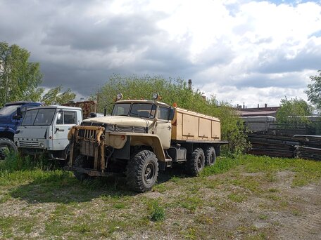 1996 Урал 4320, жёлтый, 3000000 рублей, вид 1