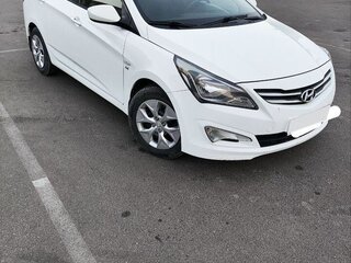2016 Hyundai Solaris I Рестайлинг, белый, 920000 рублей, вид 3