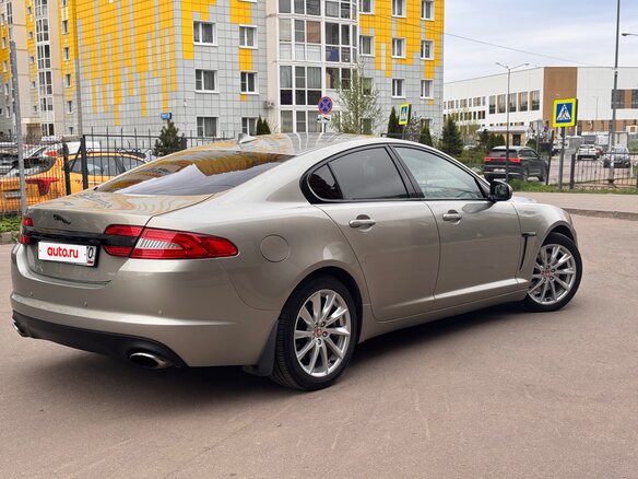 2014 Jaguar XF I Рестайлинг, жёлтый - вид 3