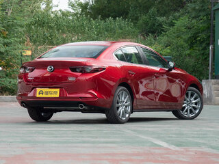 2025 Mazda 3 Axela IV (BP), красный, 2225000 рублей, вид 4