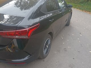 2021 Hyundai Solaris II Рестайлинг, чёрный, 1850000 рублей, вид 4