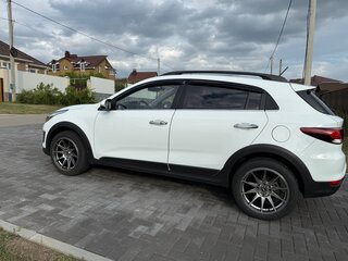 2019 Kia Rio X-Line IV, белый, 1850000 рублей, вид 3