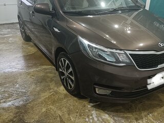 2017 Kia Rio III Рестайлинг, коричневый, 850000 рублей, вид 2