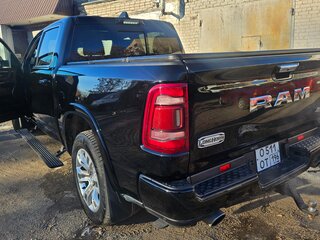 2022 Ram 1500 Crew Cab V, чёрный, 7900000 рублей, вид 2