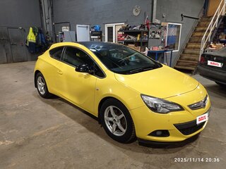 2013 Opel Astra GTC J Рестайлинг, жёлтый, 600000 рублей, вид 2