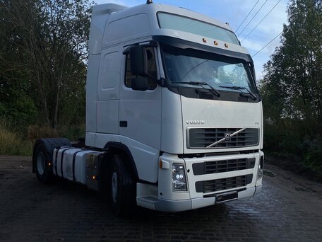 2011 Volvo FH, белый, 3000000 рублей, вид 1