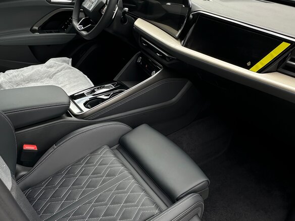 2026 Audi Q5 L III (GU), белый, 5990000 рублей - вид 21