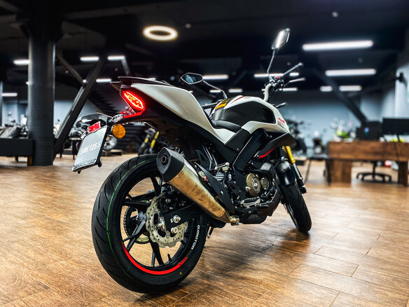 2026 QJMotor SRK 125 S, белый, 300000 рублей - вид 5
