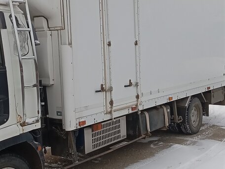 2000 Isuzu Forward (F-Series), белый, 2600000 рублей, вид 5