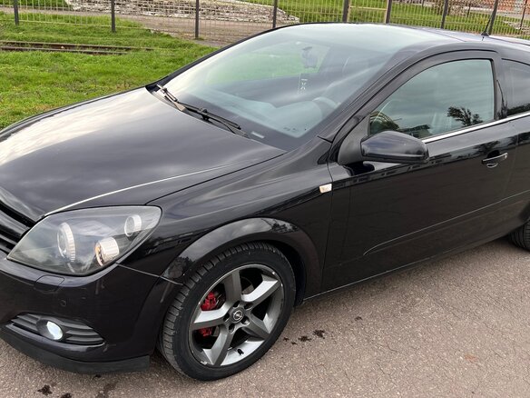 2008 Opel Astra GTC H Рестайлинг, чёрный, 680000 рублей - вид 1