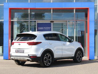 2018 Kia Sportage IV Рестайлинг, белый, 2340000 рублей, вид 3