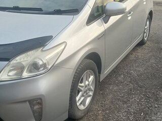 2012 Toyota Prius III Рестайлинг (XW30), серебристый, 1170000 рублей, вид 4