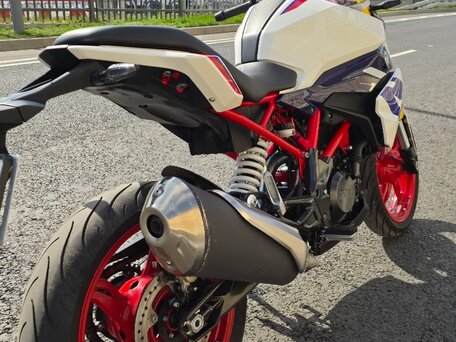 2024 BMW G 310 R, белый, 580000 рублей, вид 3