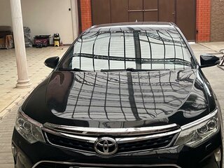 2015 Toyota Camry VII (XV50) Рестайлинг, чёрный, 1850000 рублей, вид 3