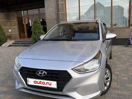 2017 Hyundai Solaris II, серебристый, 975000 рублей, вид 4